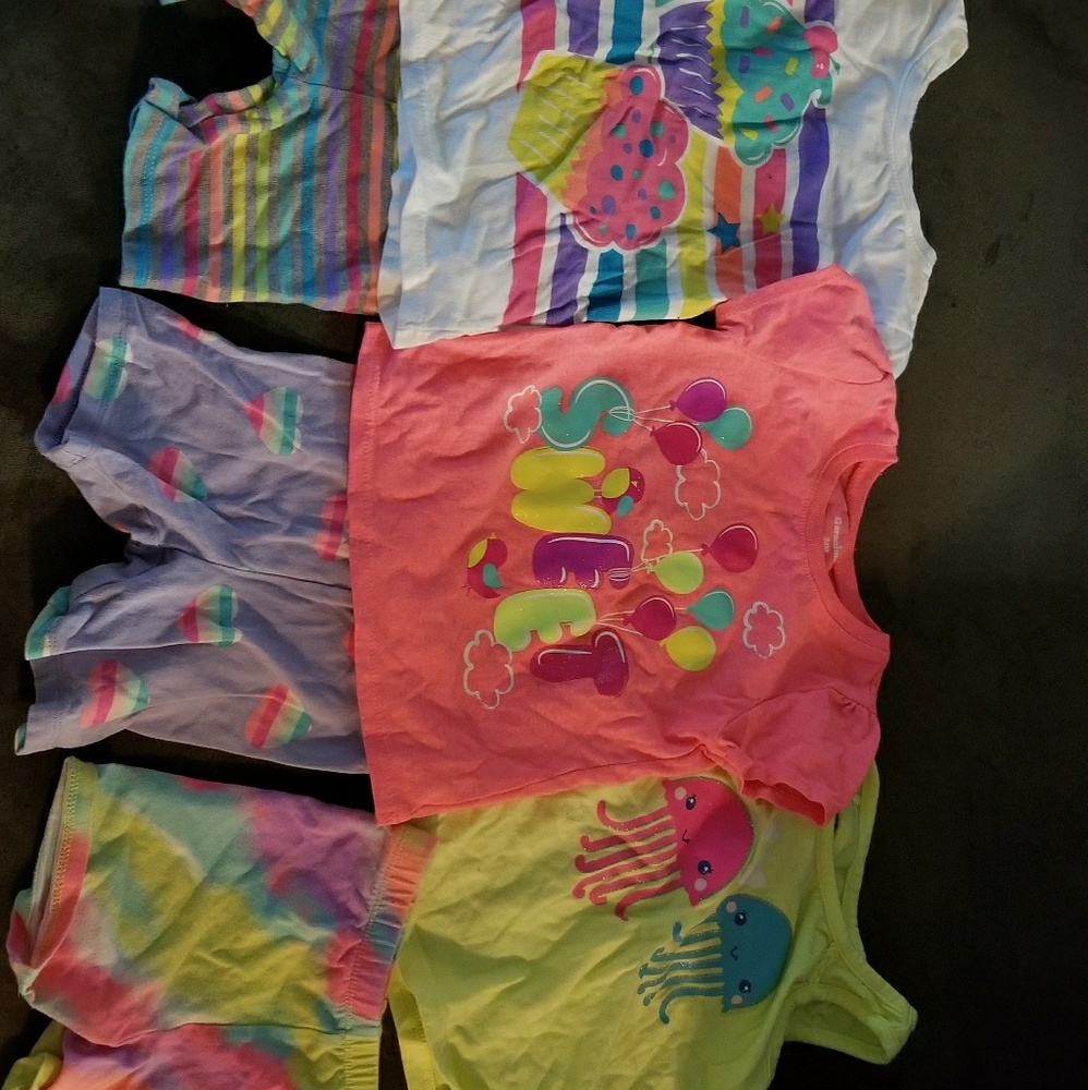 Clothes - Picture 2 of 4